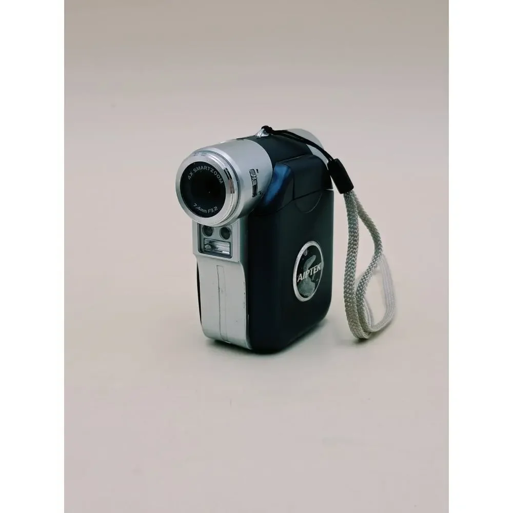 Aiptek ISDV2.4 digital camcorder Blue Built-in Flash LCD Screen